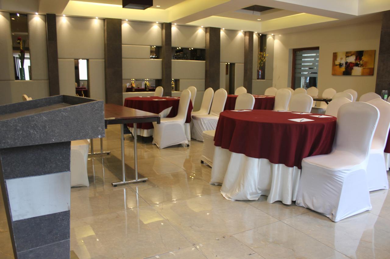 The Fern Residency, Vadodara Exterior photo
